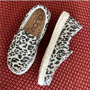 Hey Dude Womens Cheetah size 7
